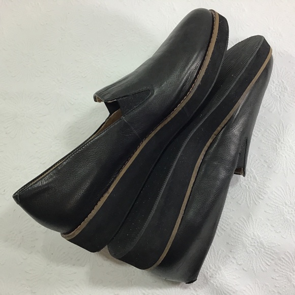 Softwalk Black Slip On Loafers - Picture 4 of 8